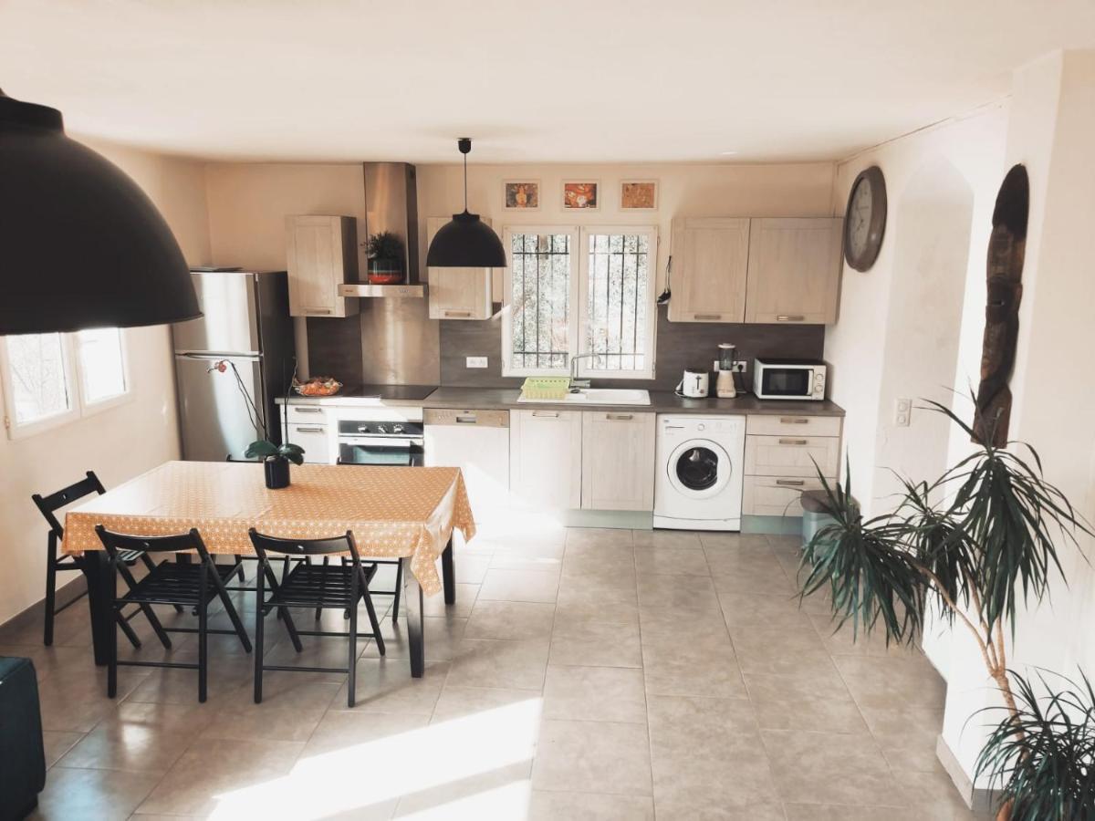 Bas de villa. Côte d'Azur, à 20 kms de Nice Contes  Esterno foto